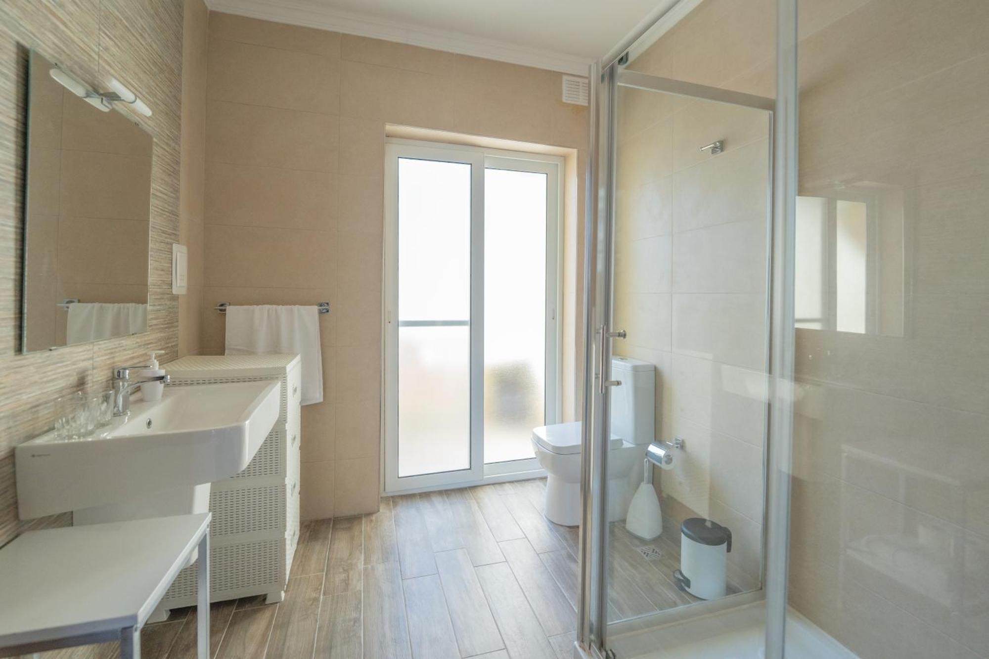 Stylish, Modern & Spacious 1br Close To Salina Bay - Bugibba