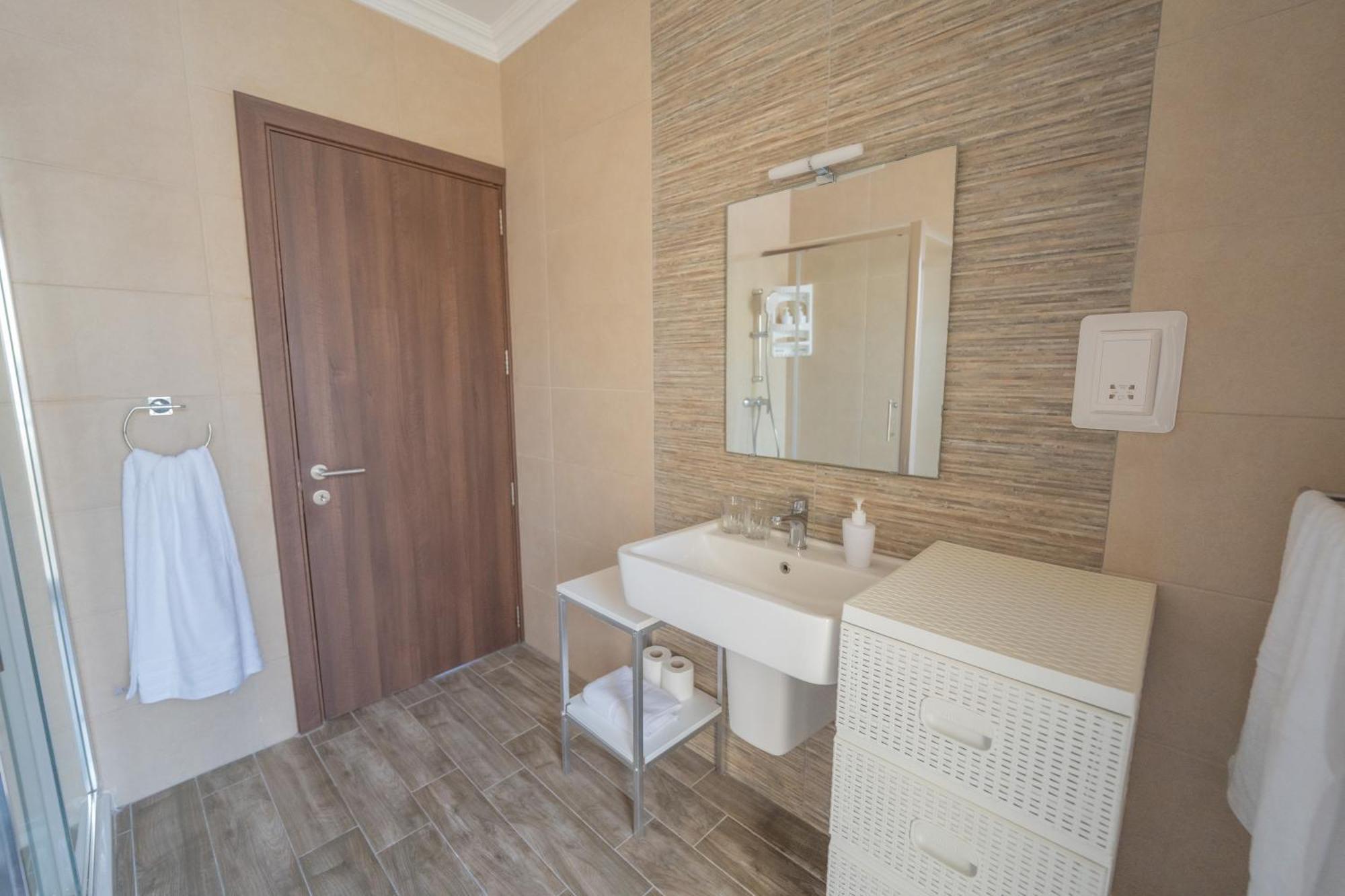 Stylish, Modern & Spacious 1br Close To Salina Bay - Bugibba Apartment St. Paul's Bay